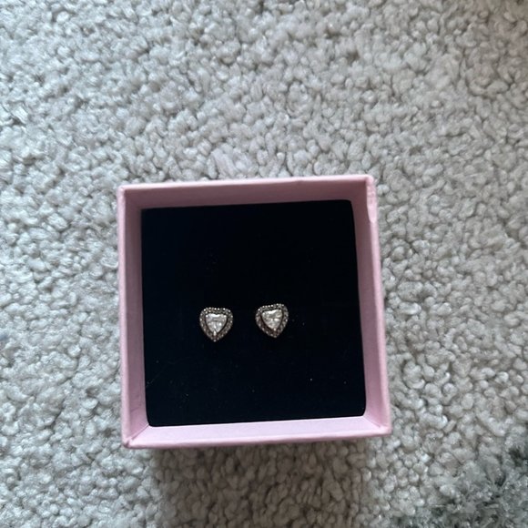 Pandora Elevated Heart Stud Earrings stearling silver small minimal simple - Picture 9 of 9